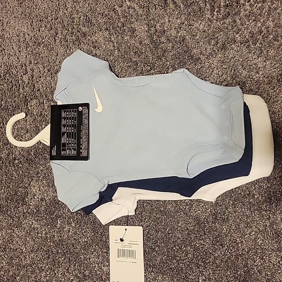 Newborn - Picture 3 of 3